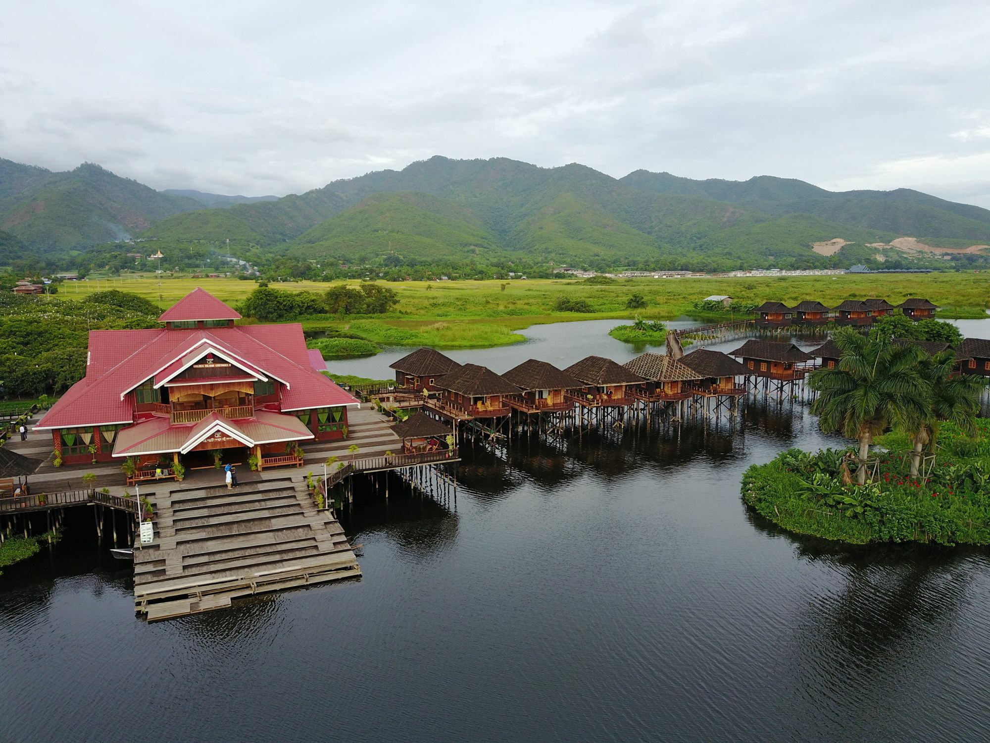 Golden Island Cottages Thale U Hotel Ивама Экстерьер фото