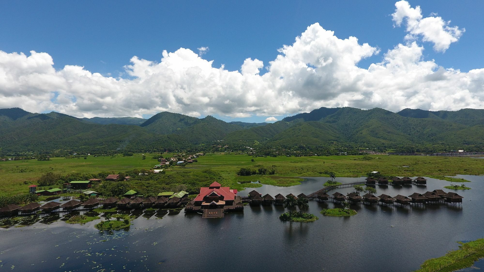 Golden Island Cottages Thale U Hotel Ивама Экстерьер фото