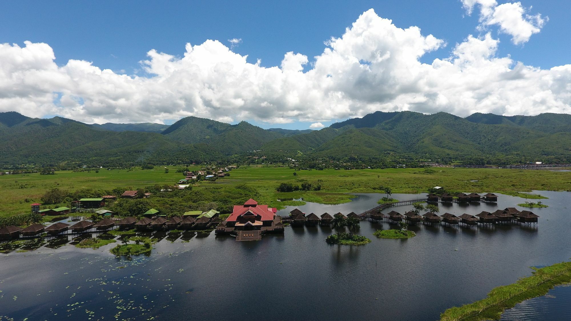 Golden Island Cottages Thale U Hotel Ивама Экстерьер фото