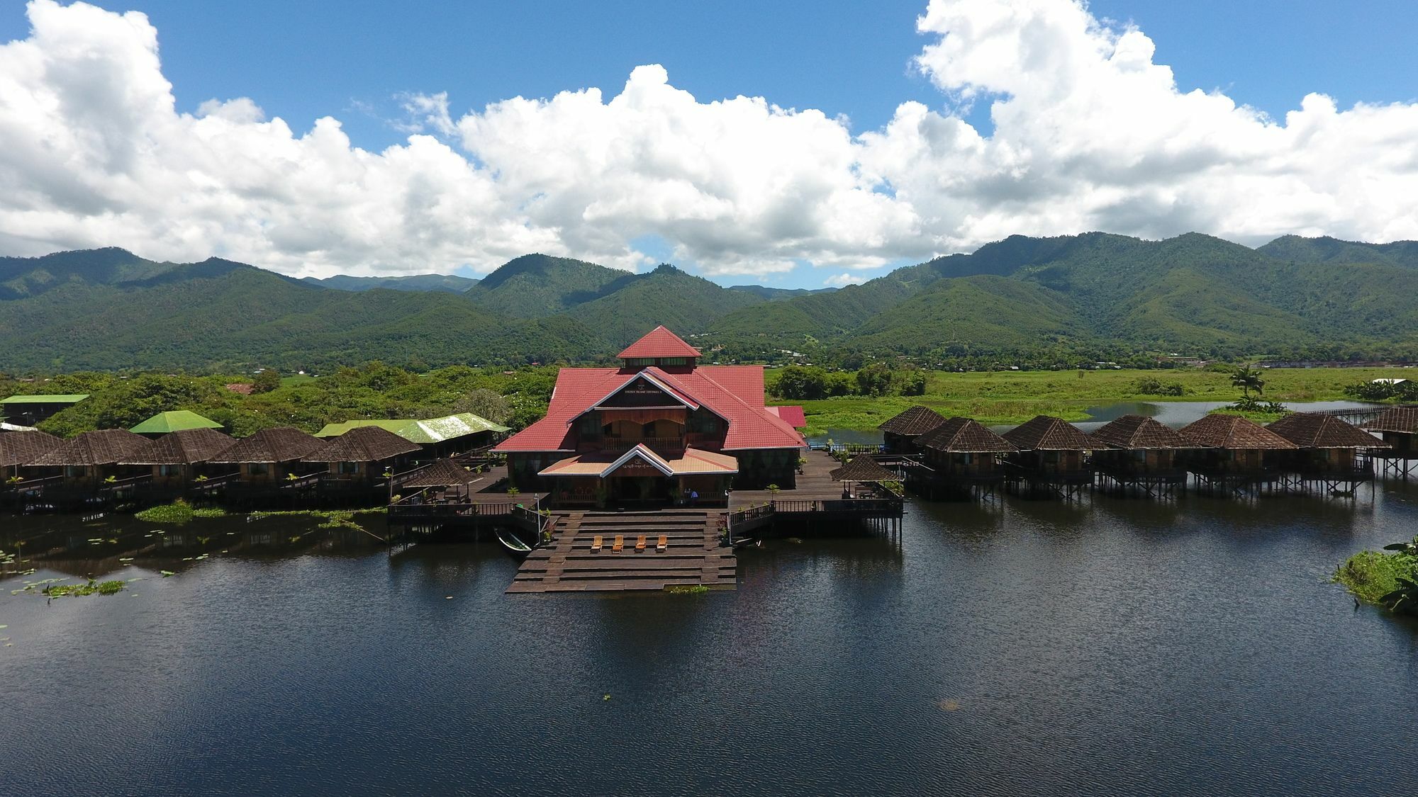 Golden Island Cottages Thale U Hotel Ивама Экстерьер фото